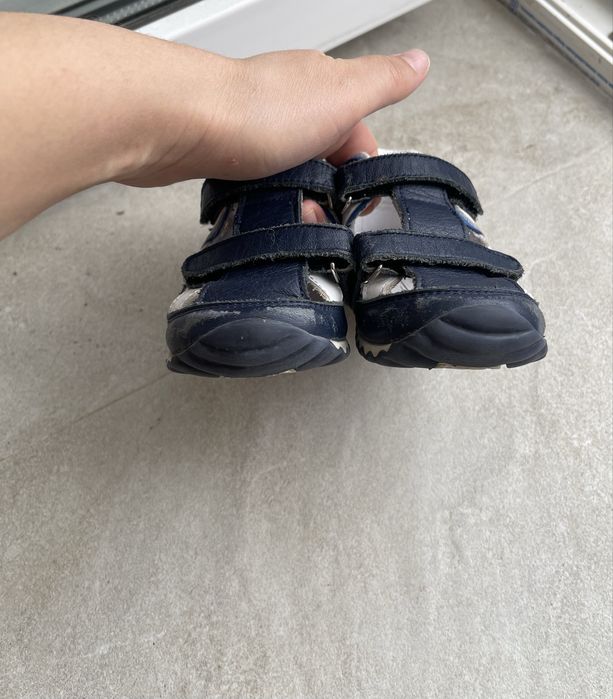 Две пары детской летней обуви, 23 р