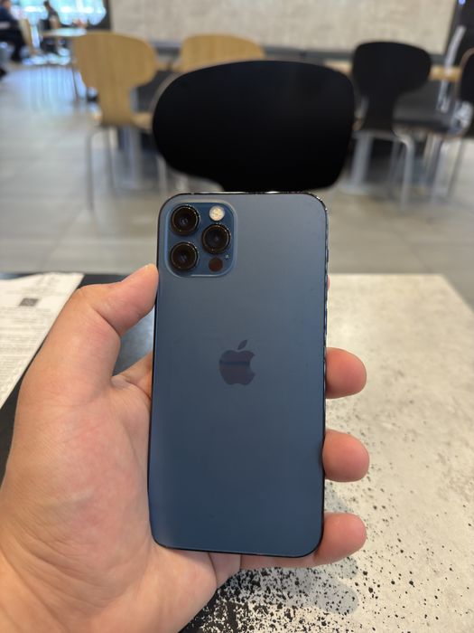 Продам Айфон 12 PRO