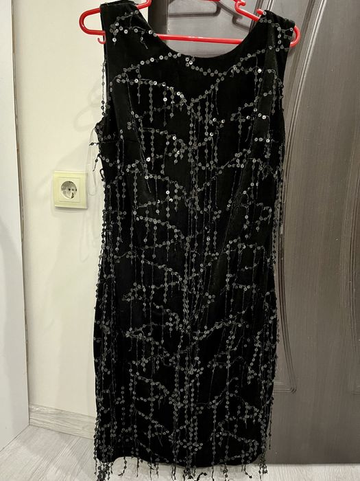 Рокля с пайети