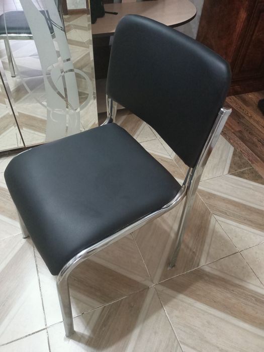 Стулья в отличном состоянии, пять штук