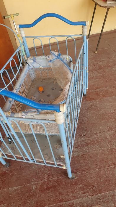 Детиски кровать сотилади