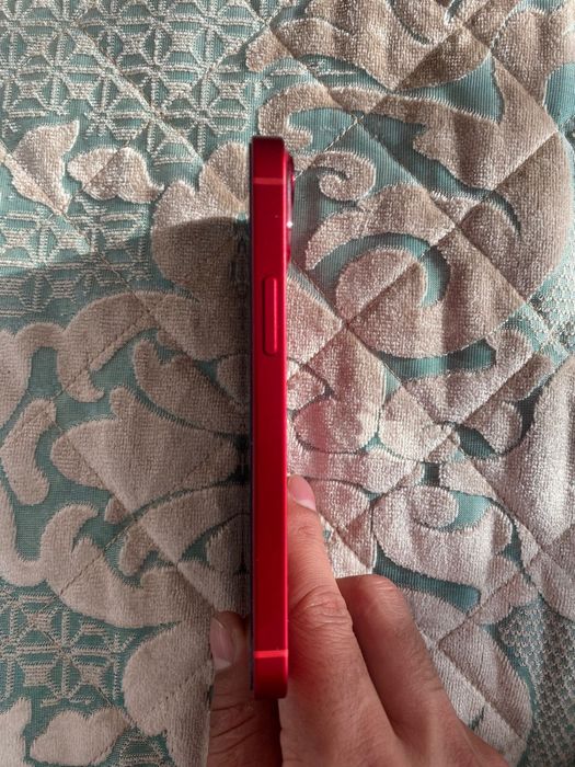 Продам IPHONE 13 mini красный цвет