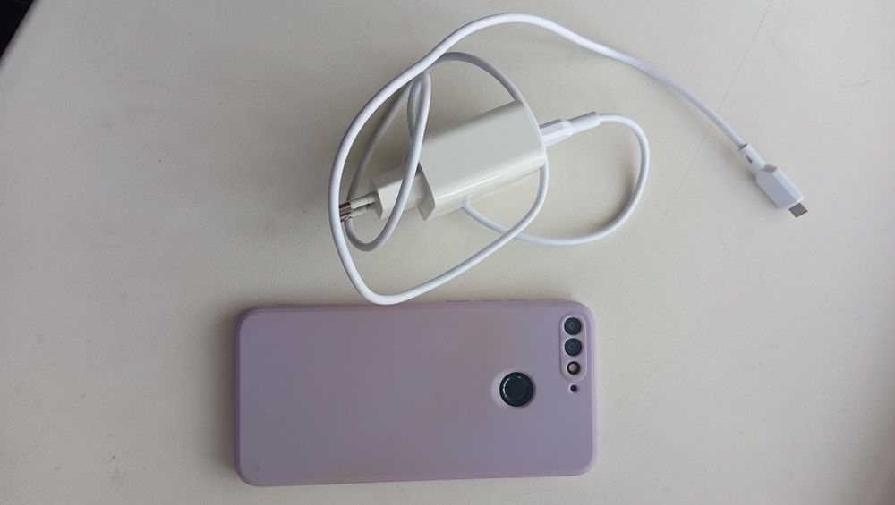 Продам смартфон Honor