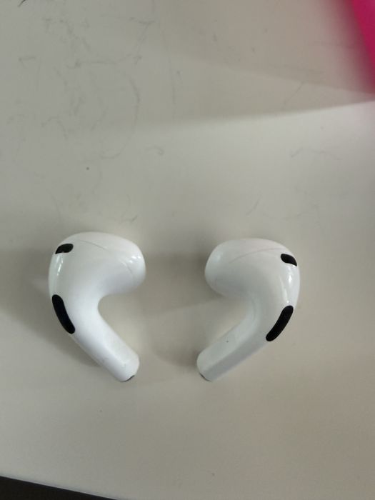 Airpods 3 - само слушалки