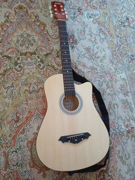 Акустическая гитара с доставкой