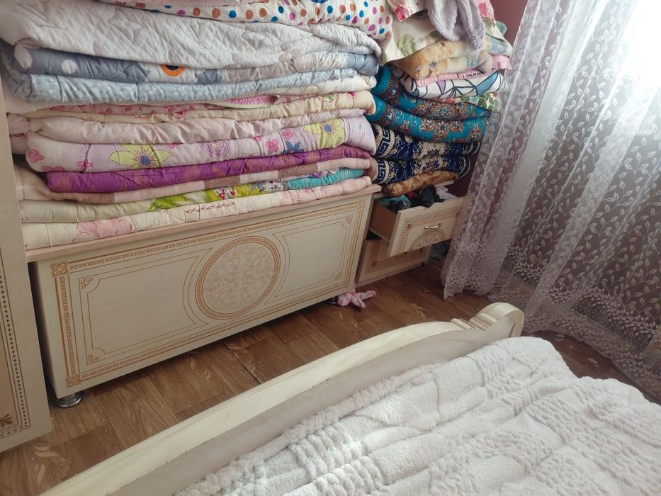 Продаю спальный и сундук