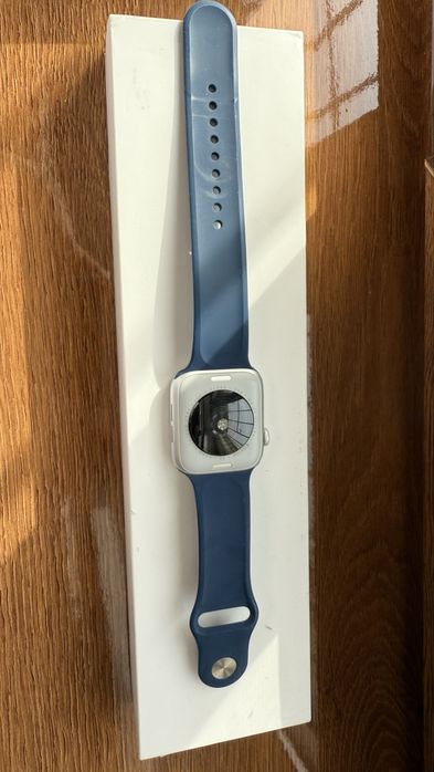 Apple watch se2 44мм оригинал