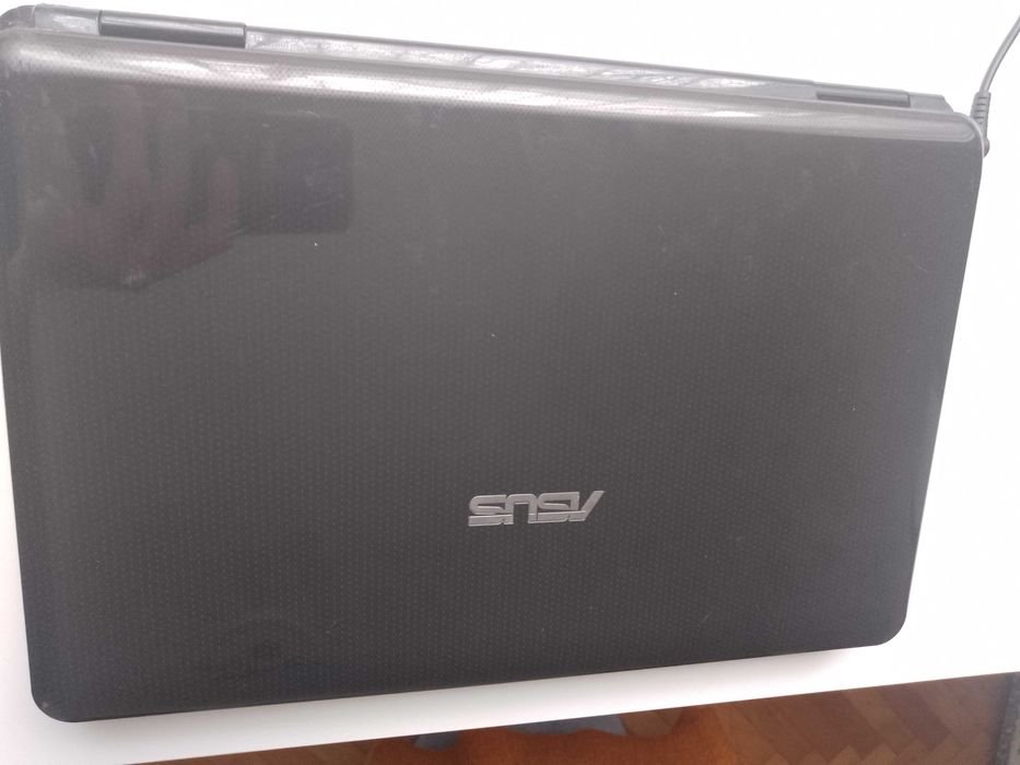 Лаптоп ASUS Асус