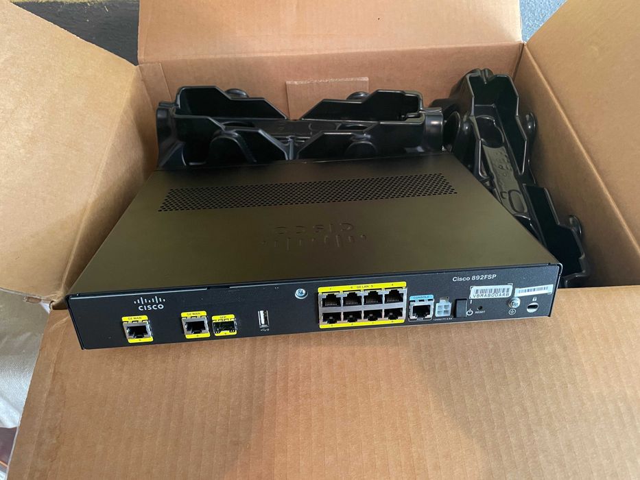 Продавам Cisco 892 FSP