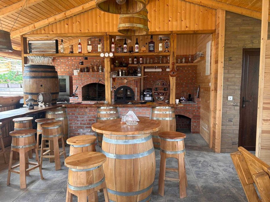 Casa de vânzare cu cabane ,foisor si log glemping