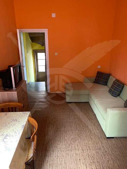 Дава се под наем Етаж от къща в Пловдив, Център - 55 кв.м за 398.82 € - Снимка #2