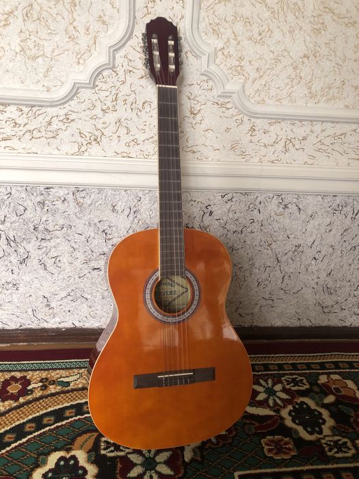 Gitara 500 ming so’m srochna