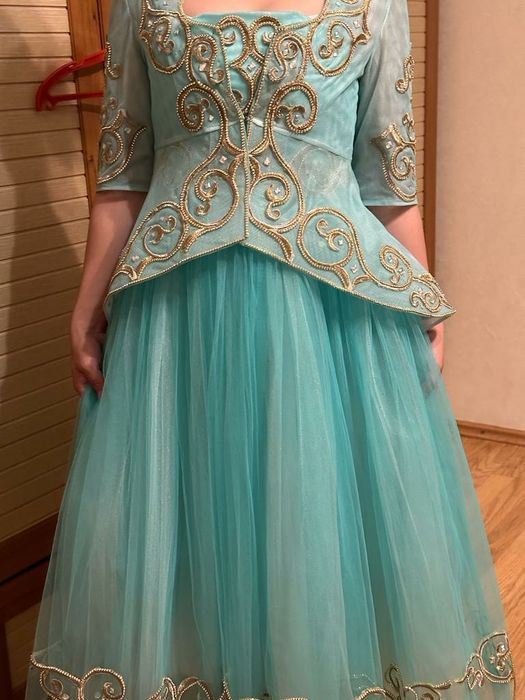 Қазақ нақыштағы әдемі көйлек