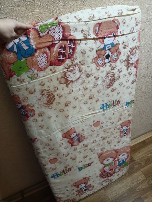 Продам матрац в детскую кроватку