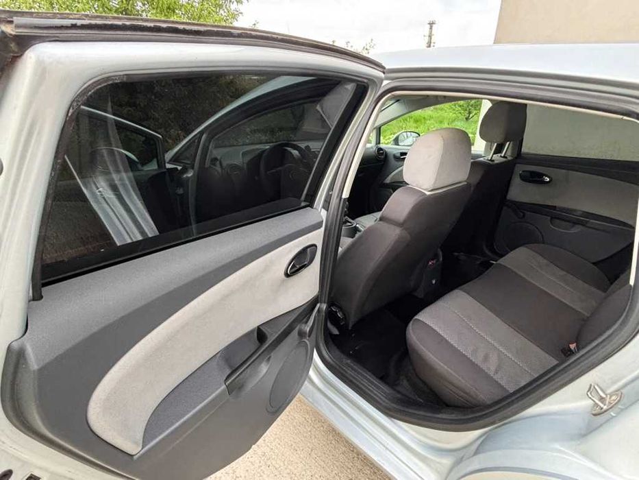 Vând SEAT Leon, an 2006, motor 1.9 TDI diesel, 105 CP.