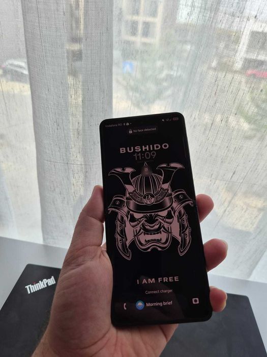 Titlu: Samsung Galaxy Z Flip7 512GB 12GB RAM Jet Black – full box, baterie 100%