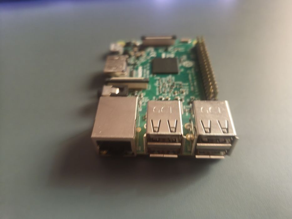 Микрокомпьютер Raspberry Pi 3B + Оригинальный корпус + SD 32GB
