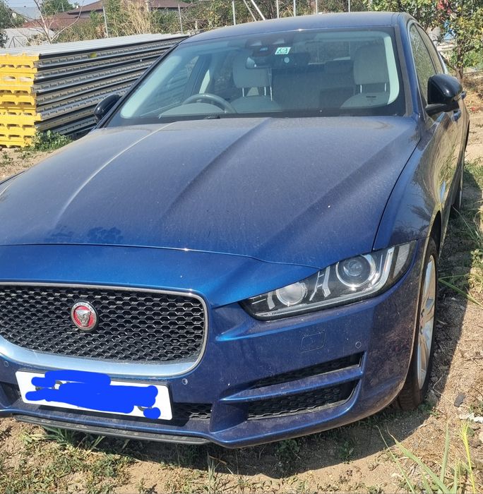 Vand piese jaguar xe,farurile,capota aripile,barile,etc.