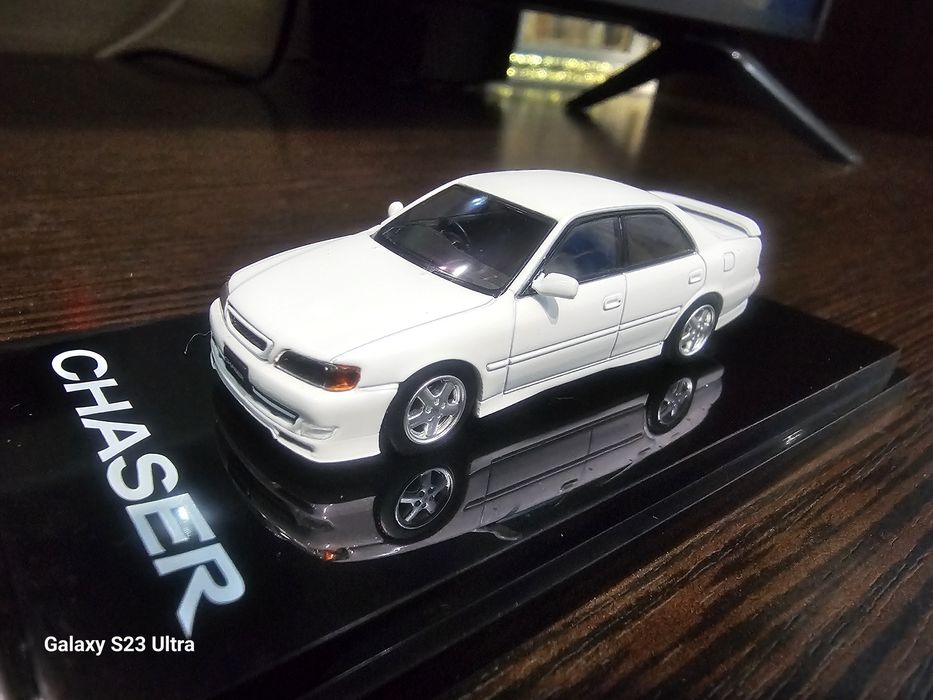 Модель 1/64  Toyota Chaser Tourer V2000г.