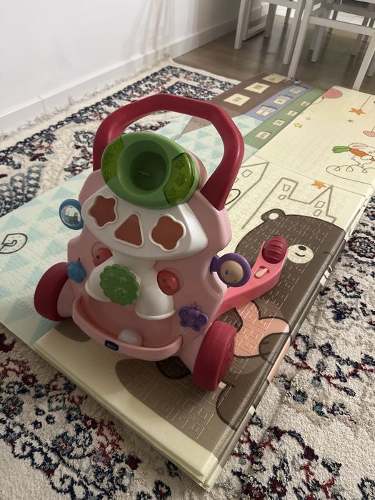 Продам толокар Chicco. Помогает ребенку быстрее научиться ходить.