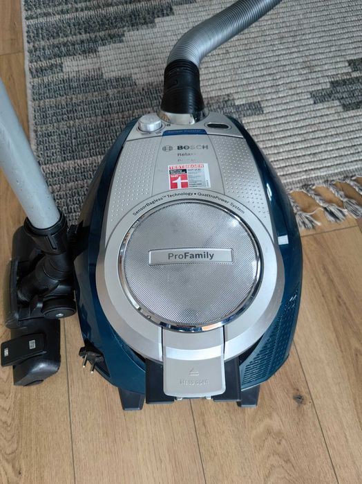 Bosch Seria 6 Aspirator fără sac ProFamily Blue