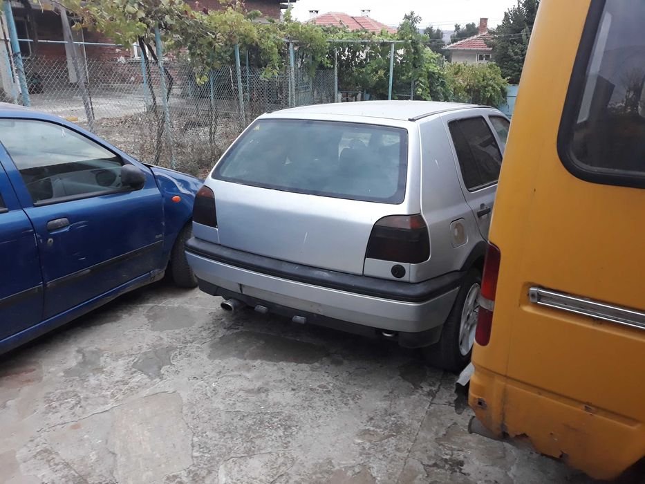 фолцваген  голф  3  1.8  90 коня