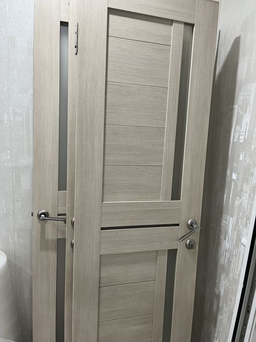 Межкомнатные двери , с картами и обналичкой 5 шт