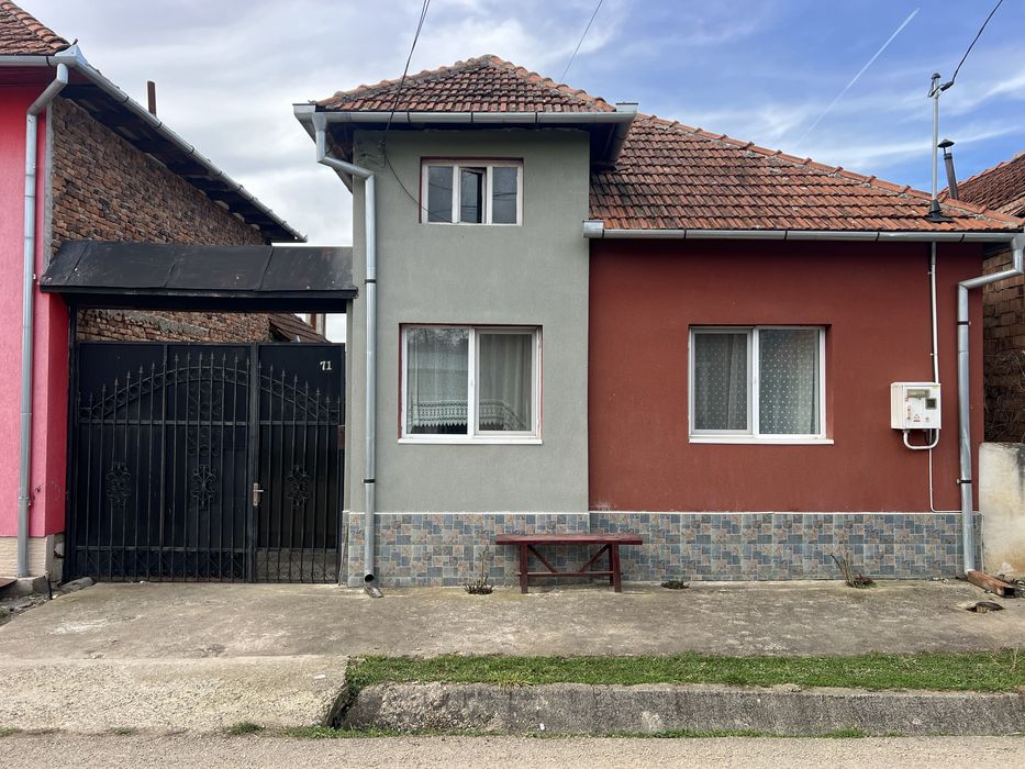 Proprietar vand casa in satul Harsesti