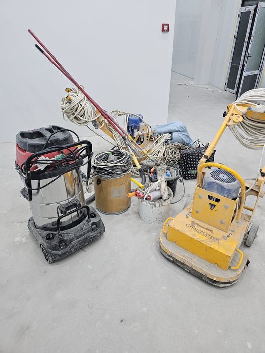 Шлифовка бетонного пола.Beton zaminni silliqlash .Снятие старой краски