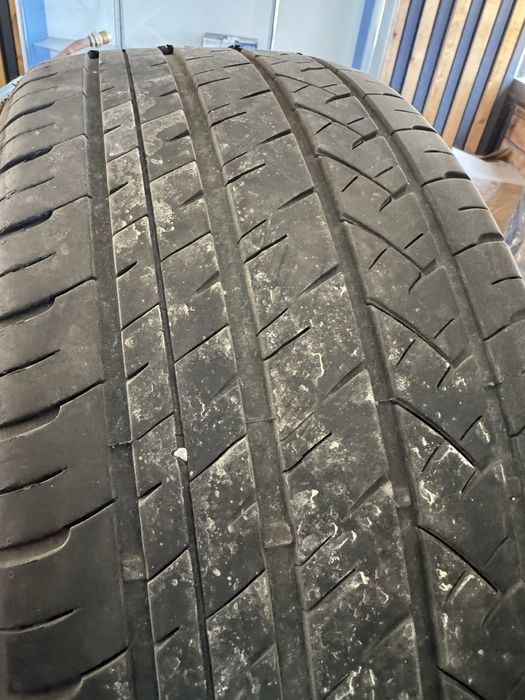 Продам шины 235/45-18