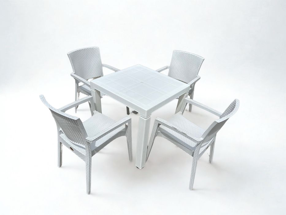 Комплект маса с 4 стола – за градина, балкон или заведение