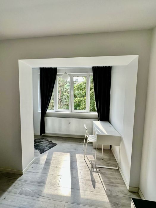Se vinde apartament cu 2 camere decomandat, situat în Sector 4, Aleea Dorohoi nr. 2