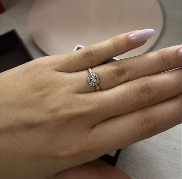 Золотое кольцо с бриллиантами