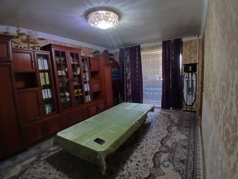 3-х комнатная, на Чиланзаре  напротив 2-квартала