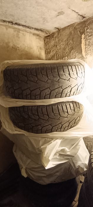 Зимние шины 285/60 р18