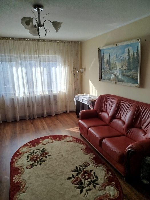 Vând apartament cu doua camere decomandat etaj 4