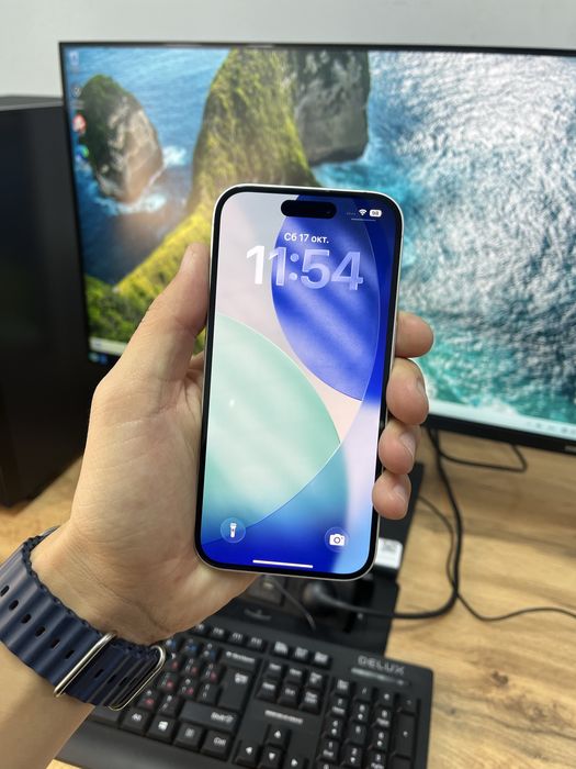 Телефон iPhone 16