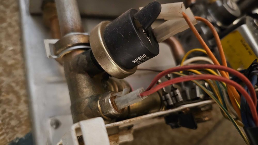 Dezmembrez centrala apartament Ferroli piese schimb