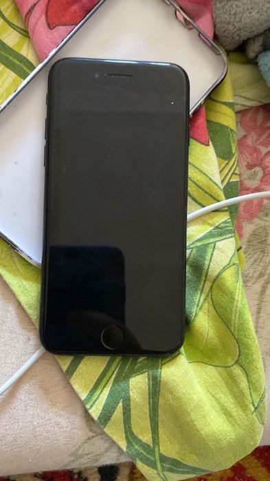 Продам iphone 7