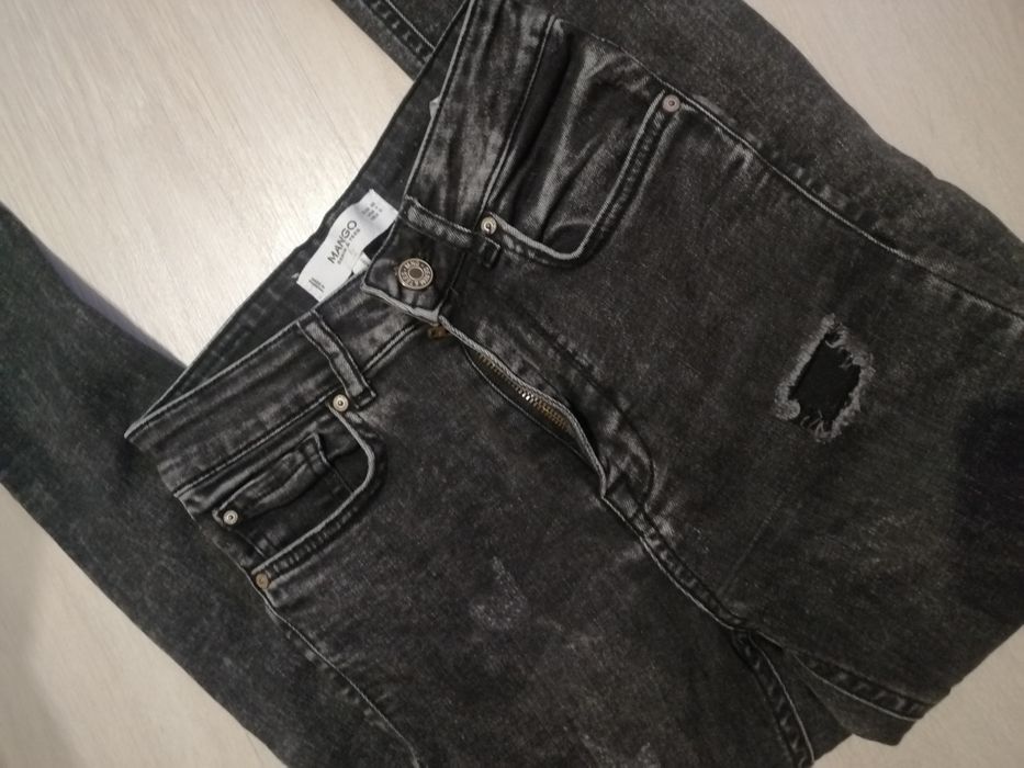 Blugi damă negri, rupți, skinny, talie înaltă, Mango, marime 32