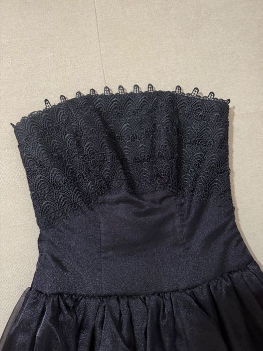 Rochie eleganta scurta fara bretele