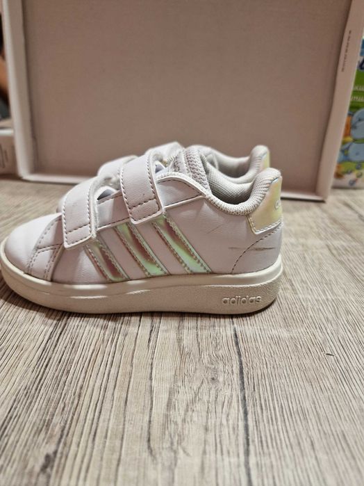 Адидас детски маратонки