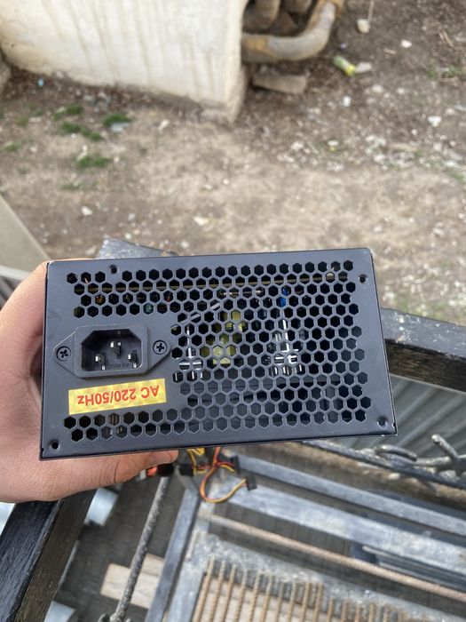 Продаю блок питания 400 Вт
