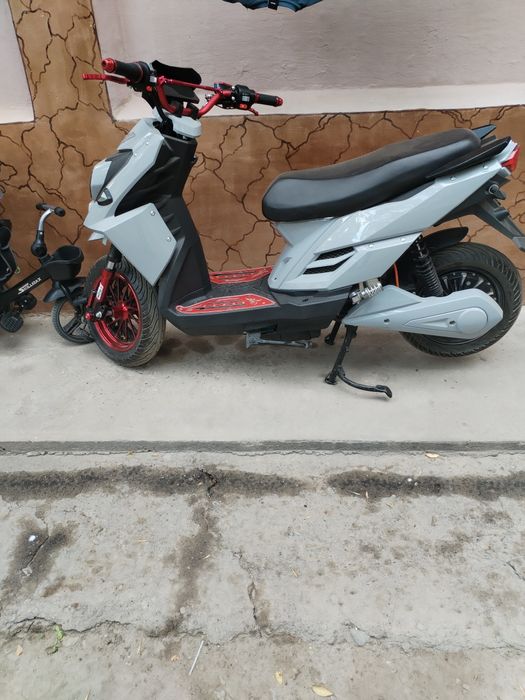 Электро скутер сотилади Холати яхши зарядка 1 хафтага етади