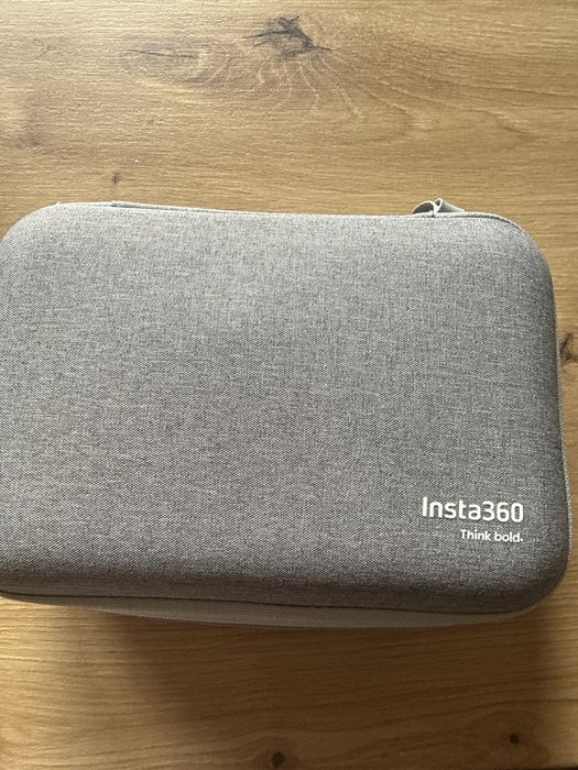 Экшн-камера Insta360 X5 Essentials Bundle