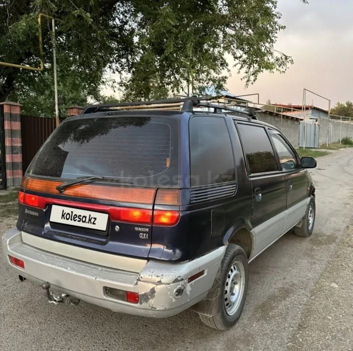 Mitsubishi space wagon
