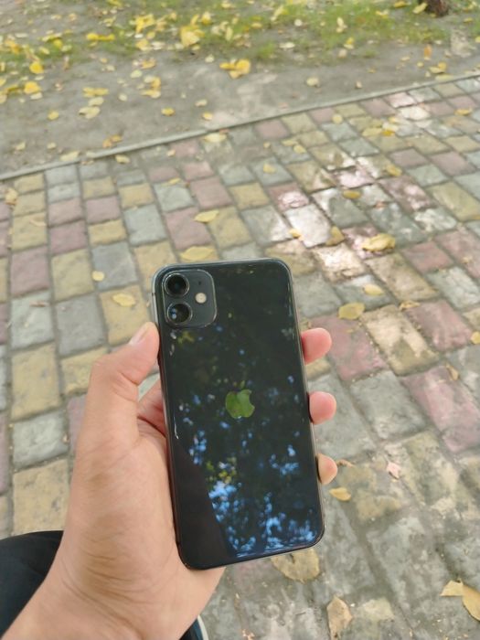 В продаже Айфон 11