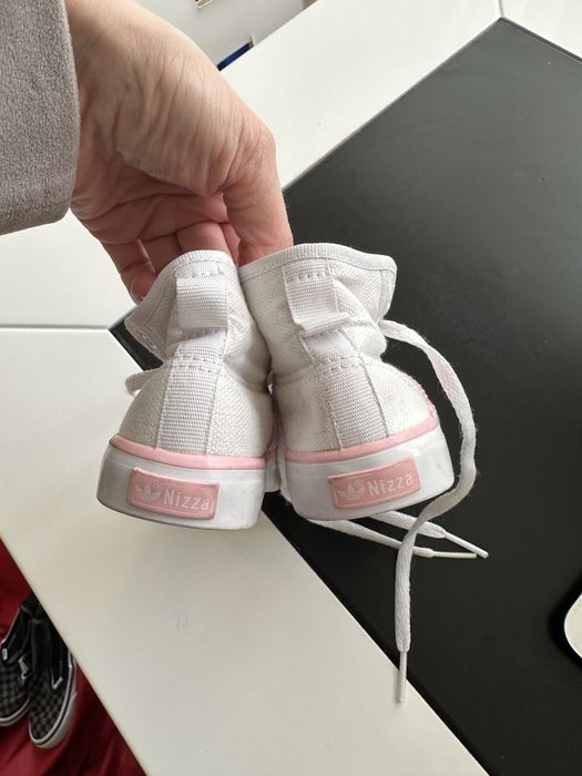 Детски кецове Adidas номер 22 , 12.5 cm