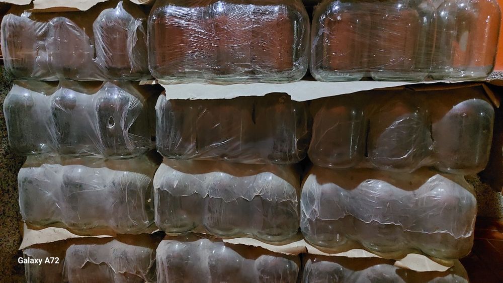 Бонка оптом сотилади кувасой  1-литр 4000 сум 3-литр 6000 сум  булиши