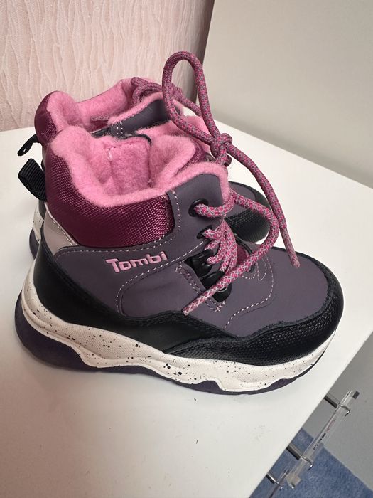 Ботинки демисезоные 24 р новые 4500